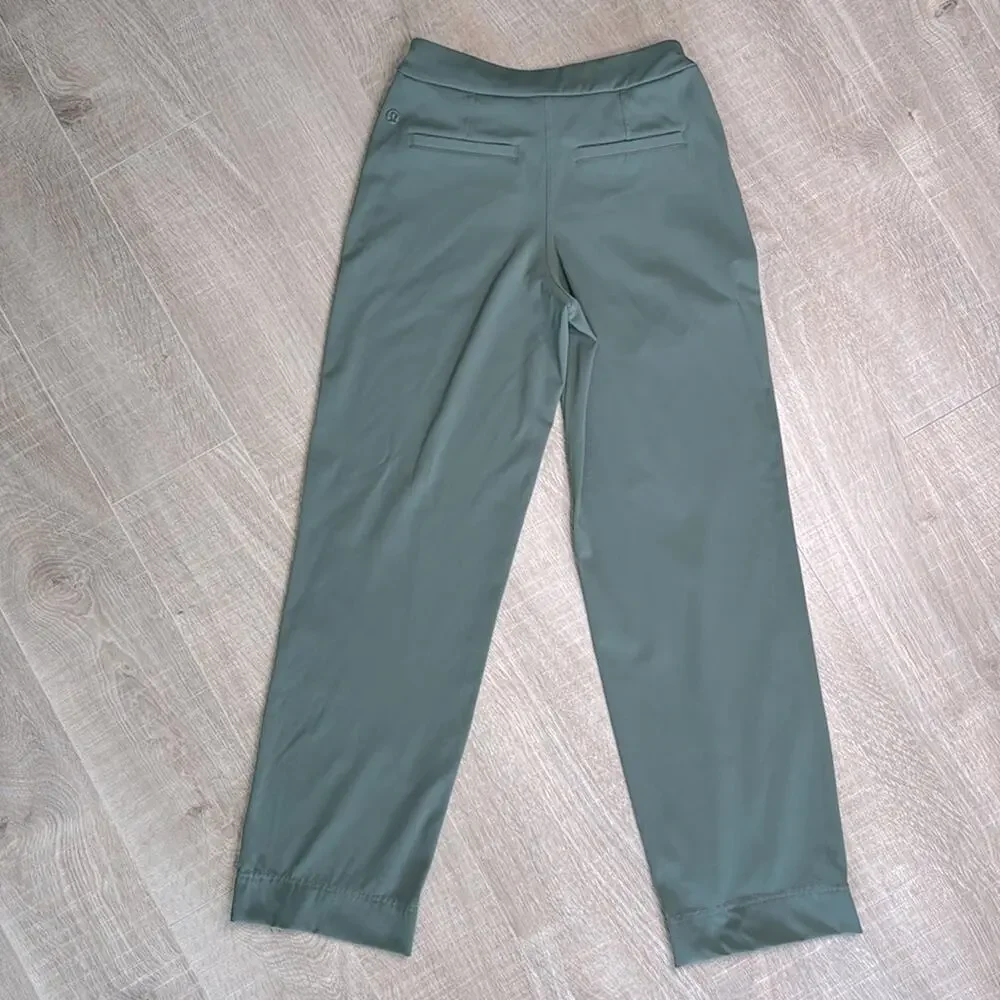 LULULEMON ATHLETICA Women’s Green Elastic Waist Pull On Pants